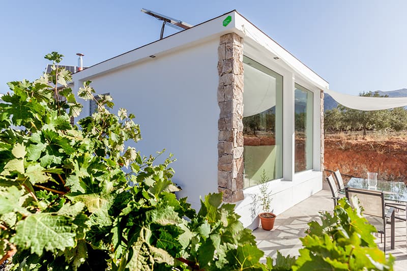 Vivienda construida con containers marítimos de Costum Home del 2020 ubicada en Alpujarra Almeriense